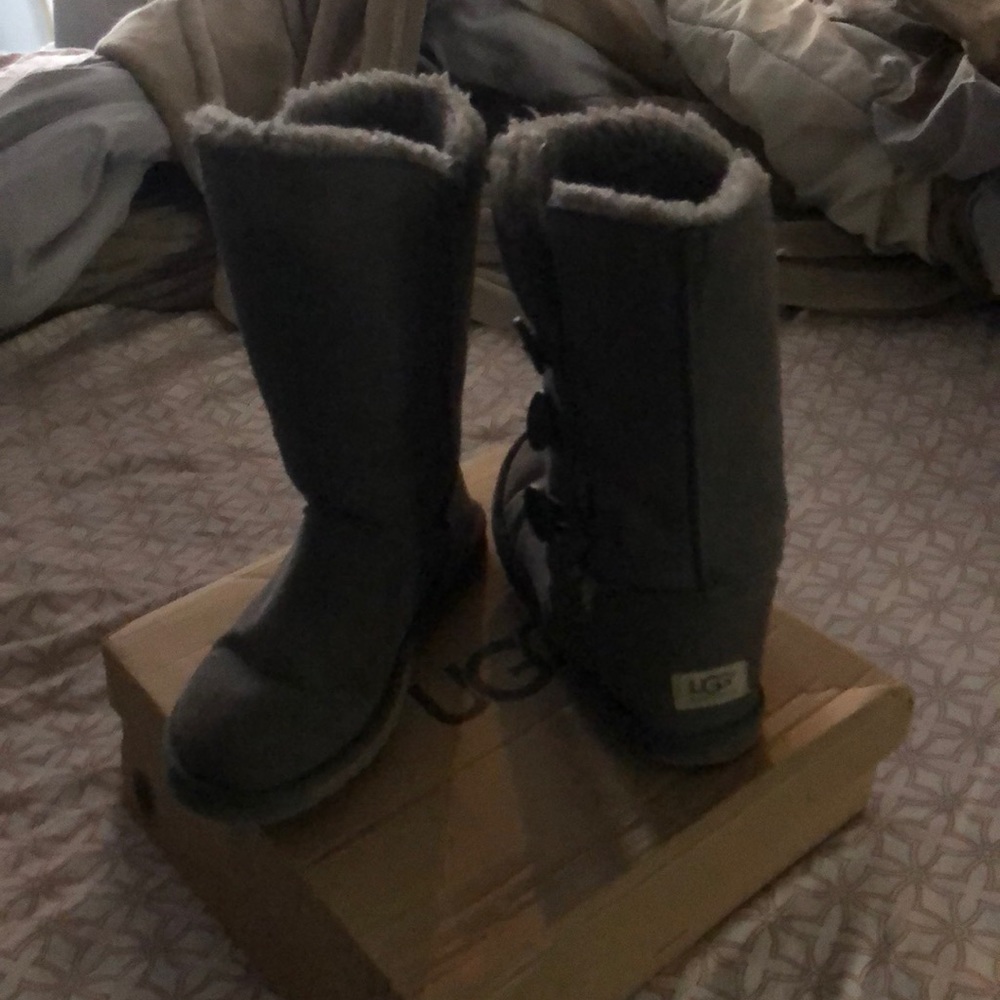 DARK GRAY UGGS